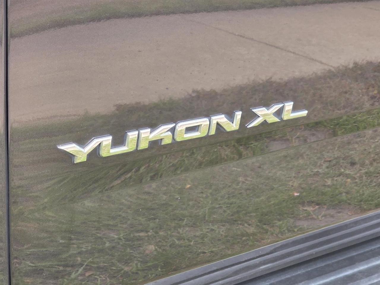 GMC Yukon XL SLT 2WD 2016