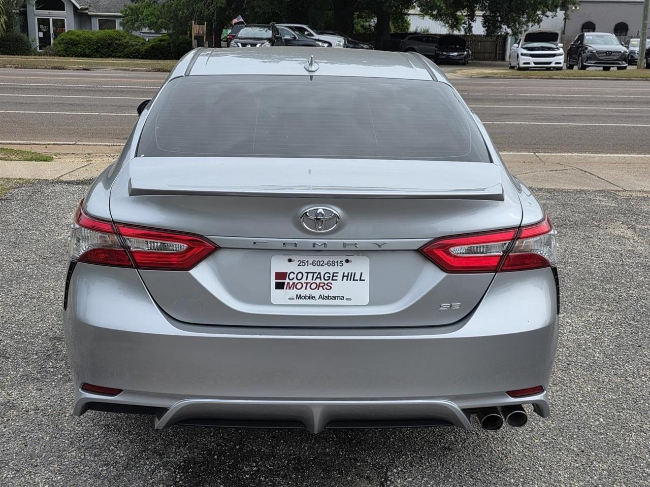 Toyota Camry SE 2019