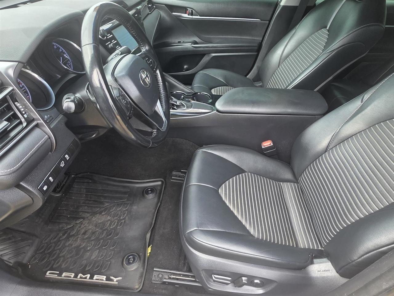 Toyota Camry SE 2019