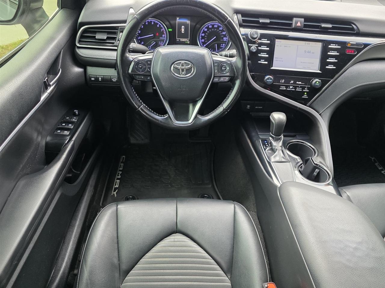 Toyota Camry SE 2019