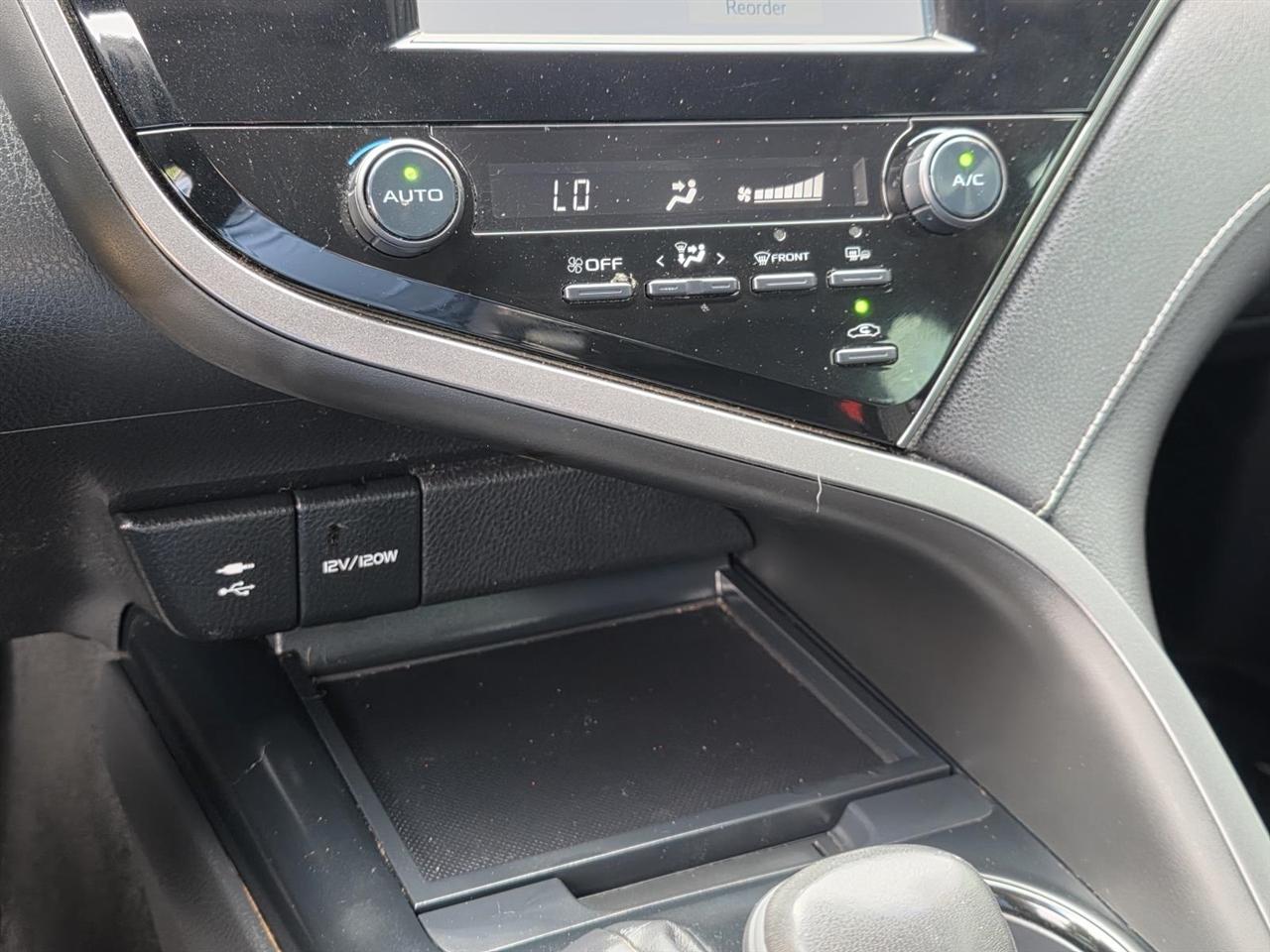 Toyota Camry SE 2019