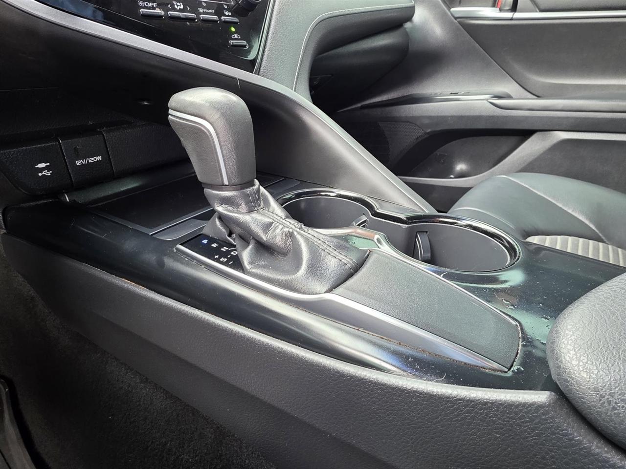 Toyota Camry SE 2019