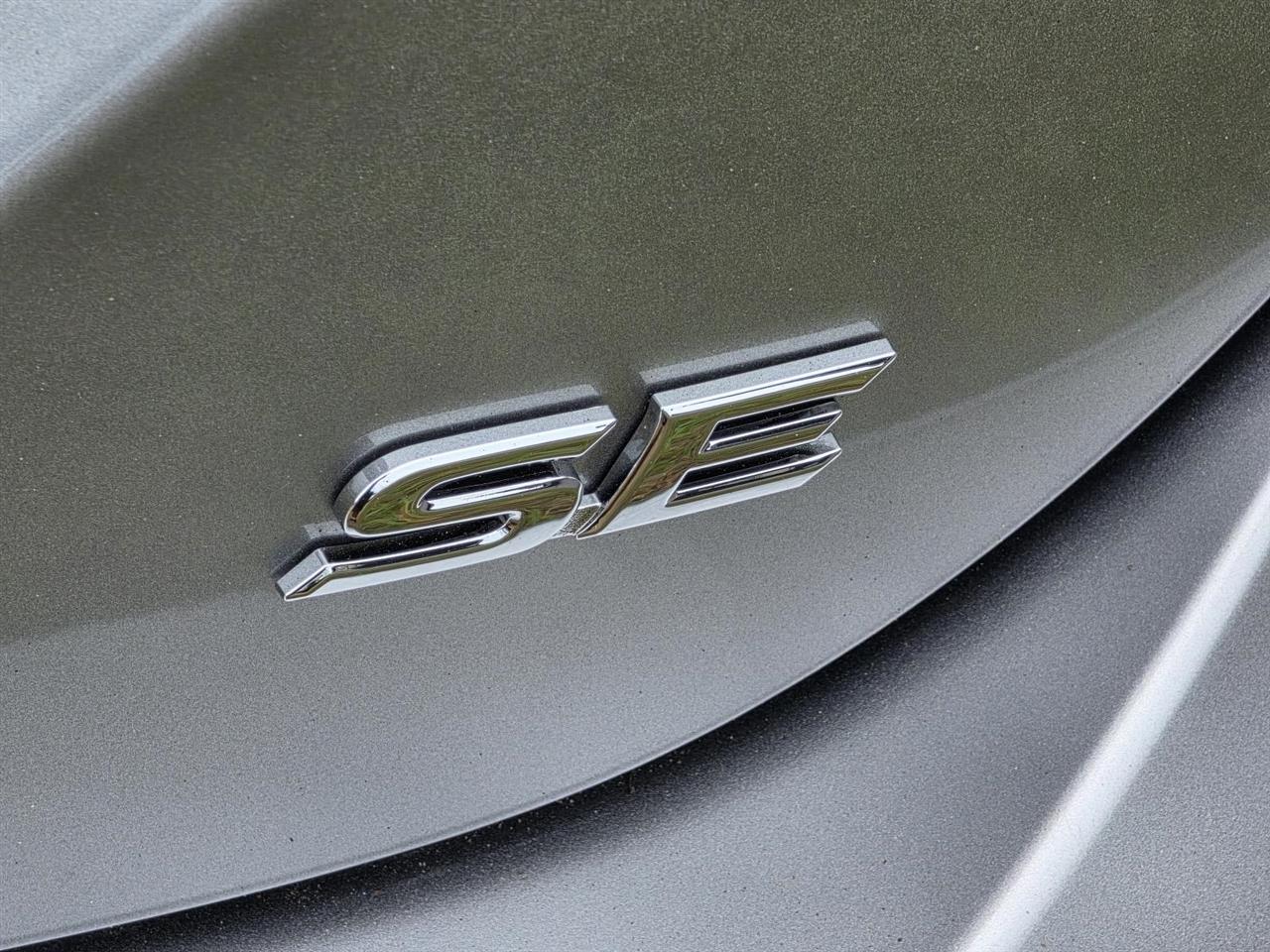 Toyota Camry SE 2019