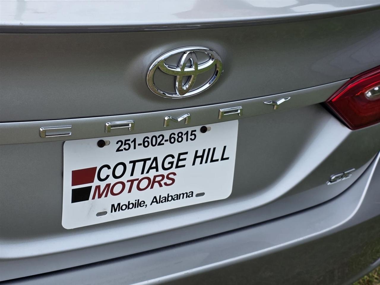 Toyota Camry SE 2019