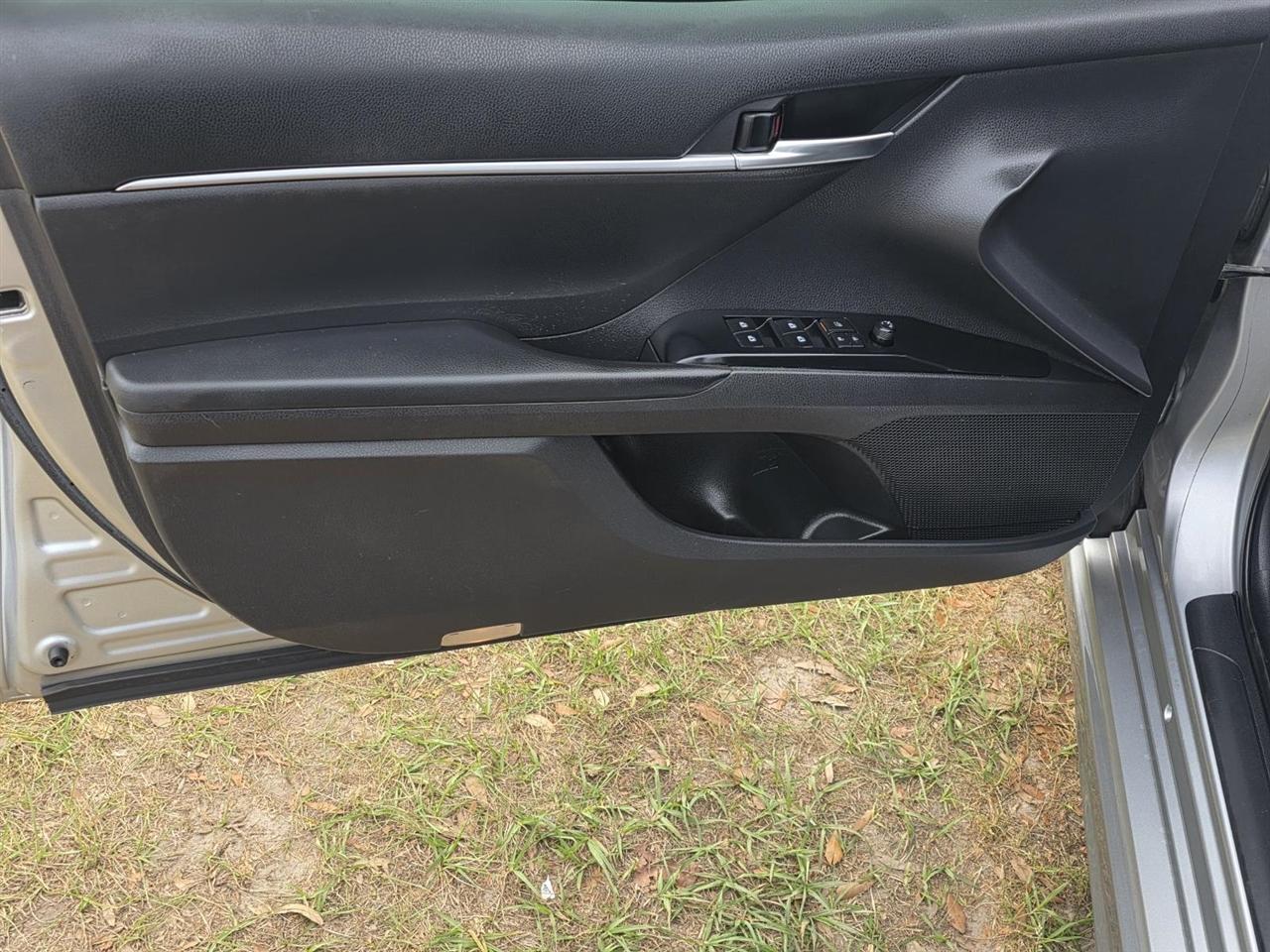 Toyota Camry SE 2019