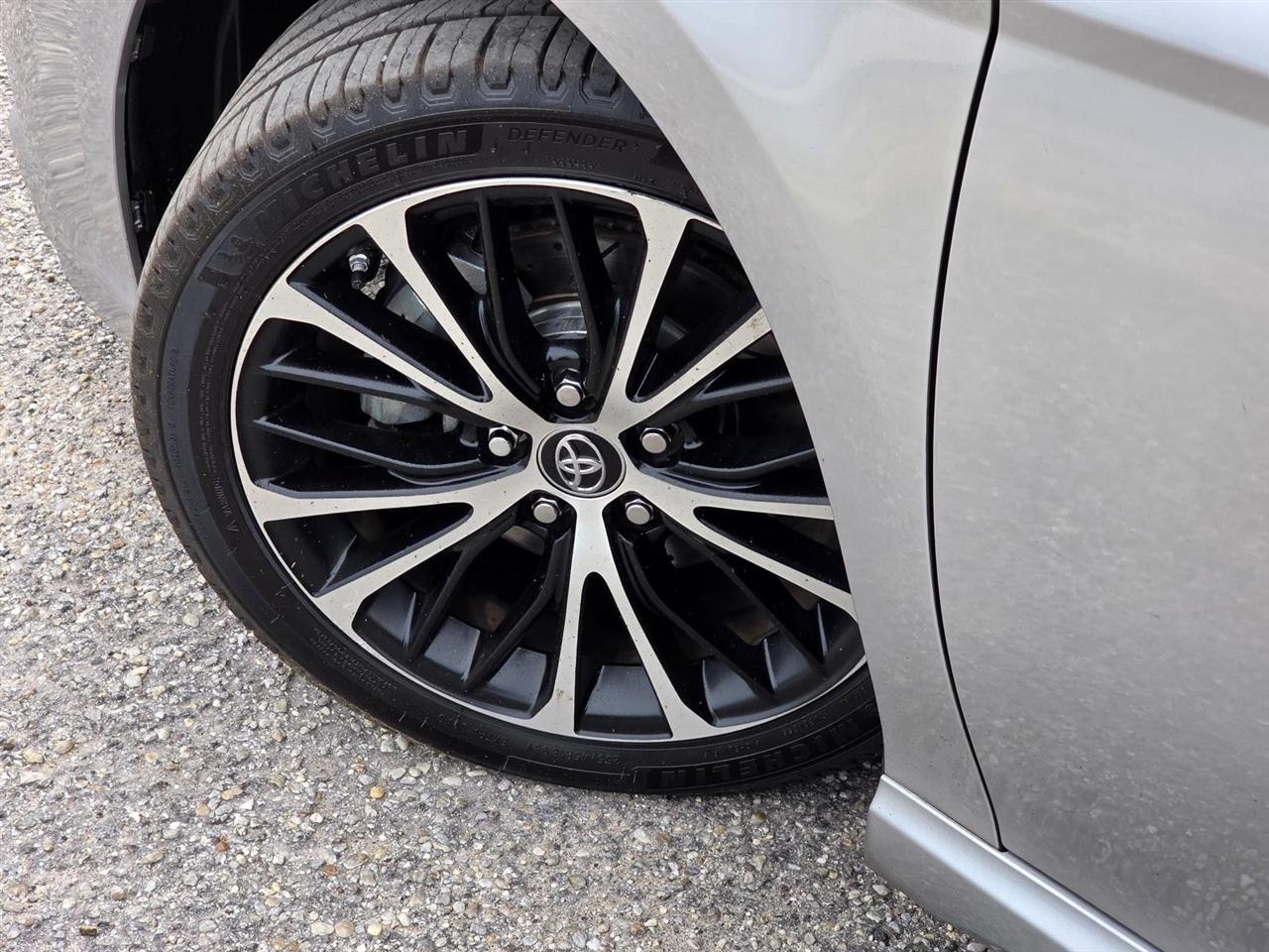 Toyota Camry SE 2019