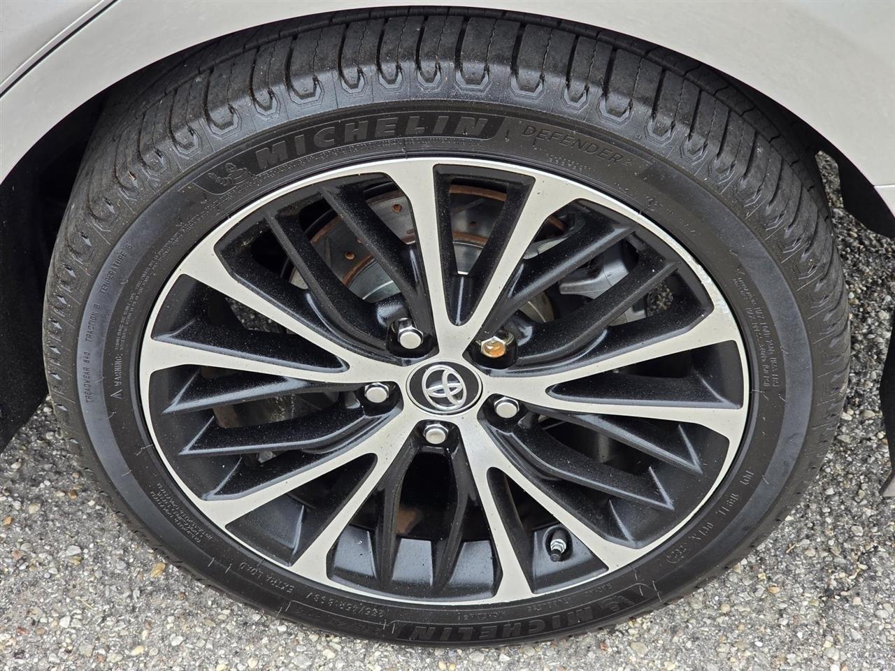 Toyota Camry SE 2019