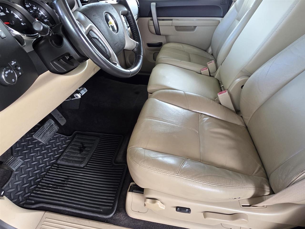Chevrolet Silverado 1500 LT Crew Cab 2WD 2011