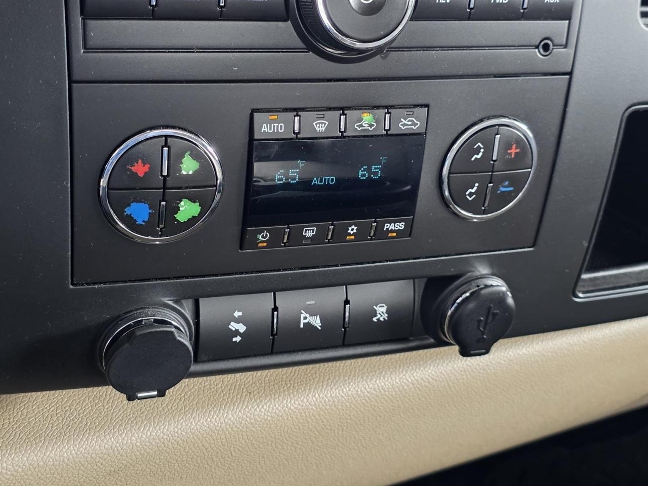 Chevrolet Silverado 1500 LT Crew Cab 2WD 2011