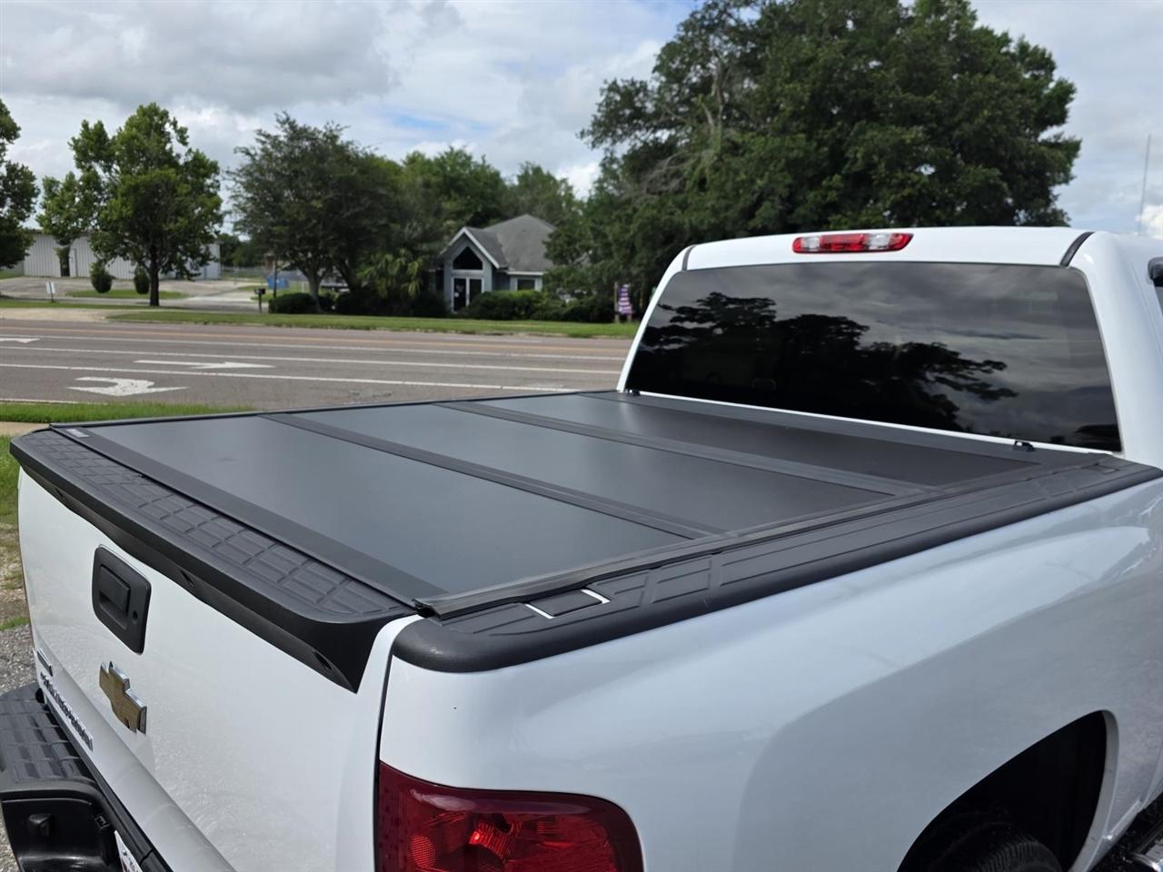 Chevrolet Silverado 1500 LT Crew Cab 2WD 2011