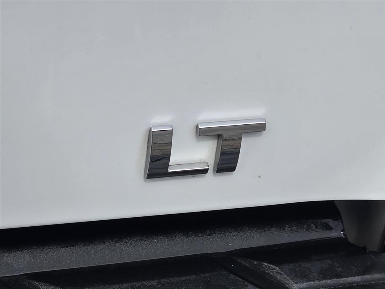 Chevrolet Silverado 1500 LT Crew Cab 2WD 2011