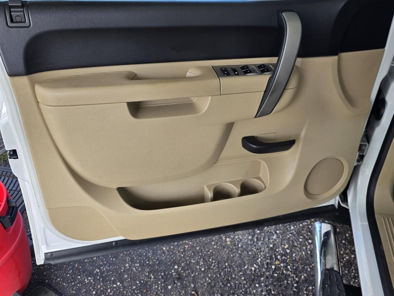 Chevrolet Silverado 1500 LT Crew Cab 2WD 2011
