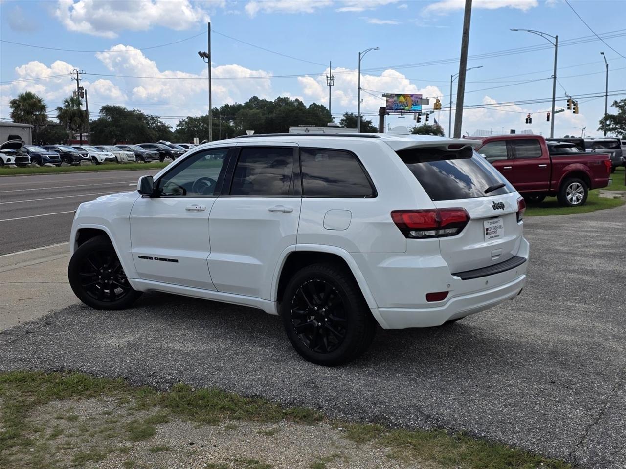 Jeep Grand Cherokee Laredo X 2WD 2021