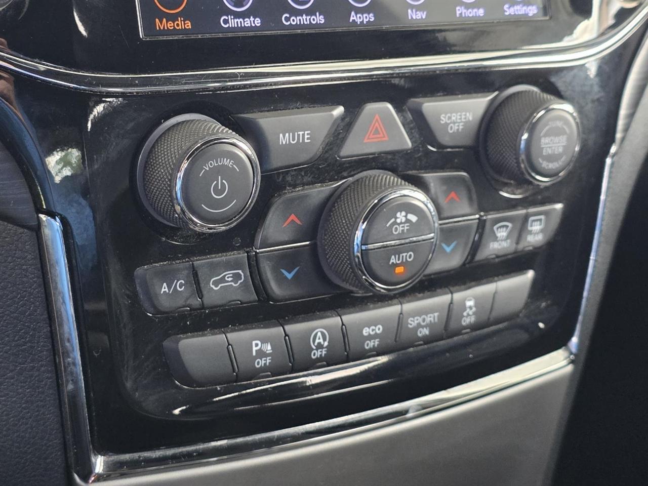 Jeep Grand Cherokee Laredo X 2WD 2021