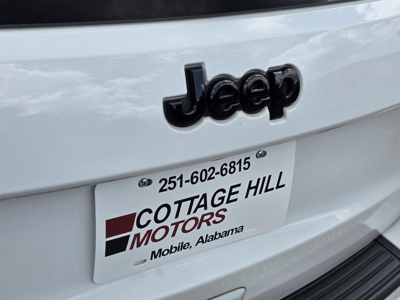 Jeep Grand Cherokee Laredo X 2WD 2021