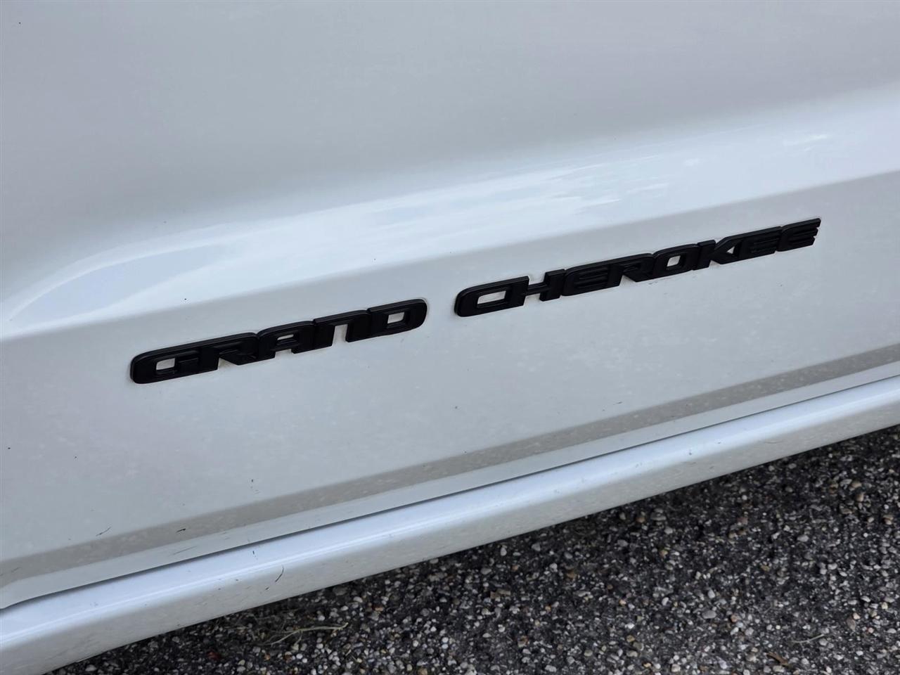 Jeep Grand Cherokee Laredo X 2WD 2021