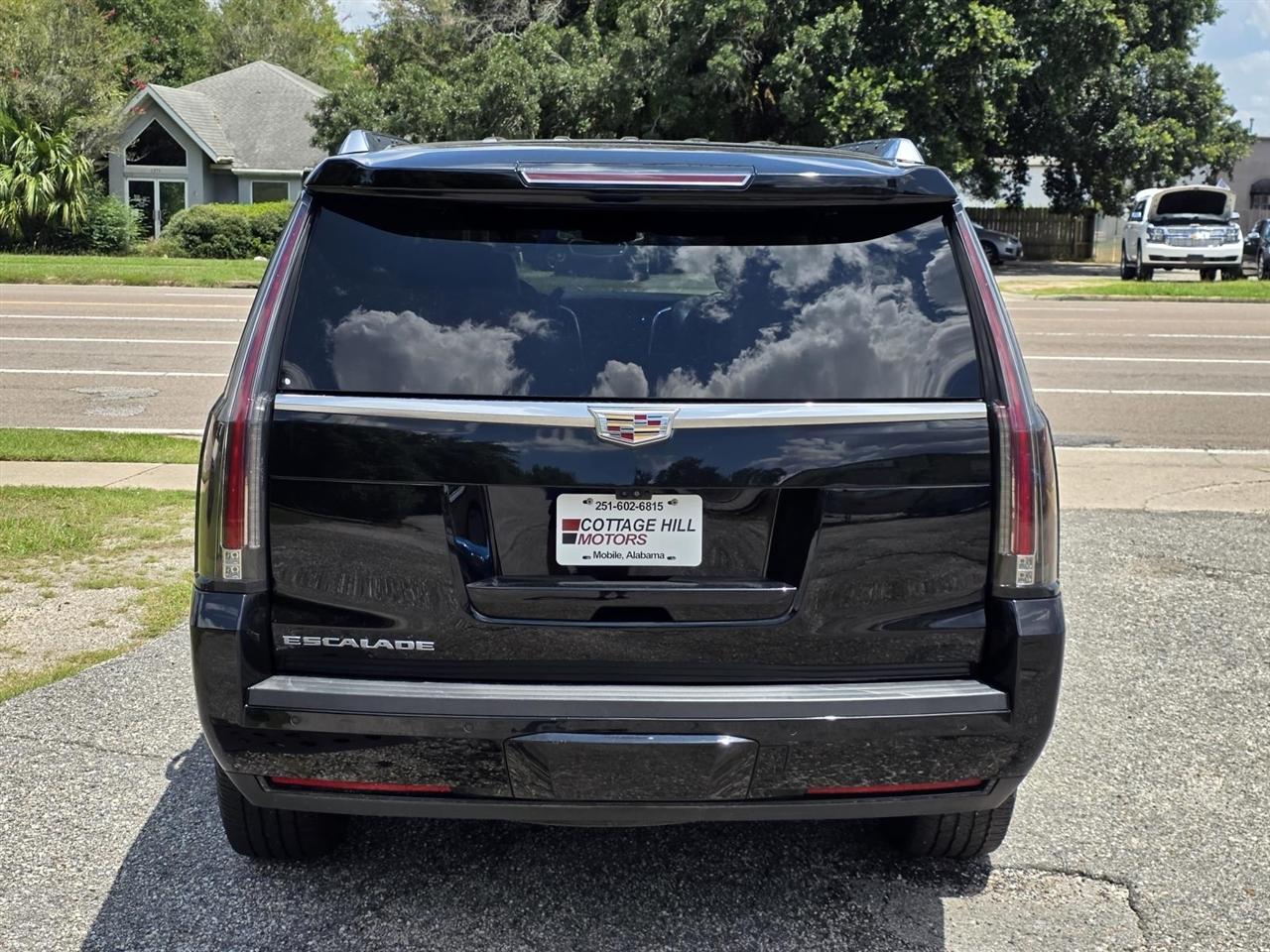 Cadillac Escalade Premium 4WD 2018