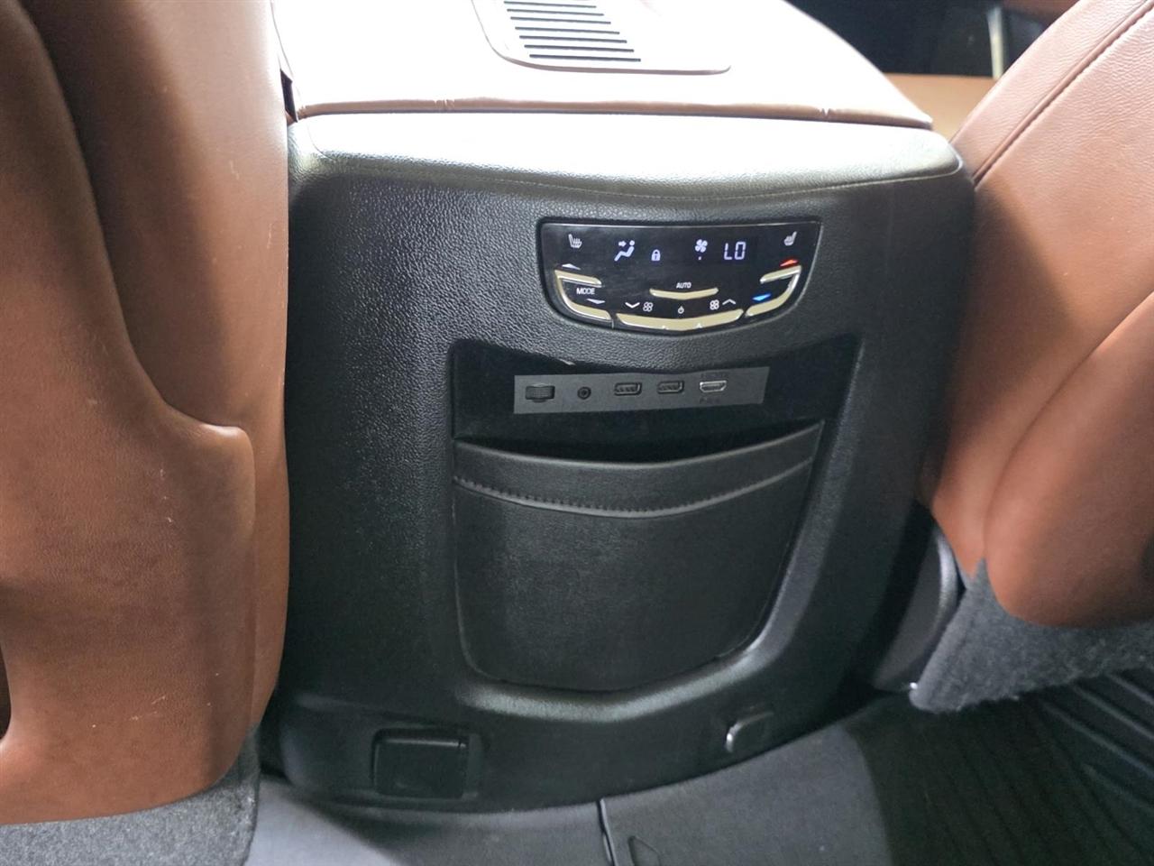 Cadillac Escalade Premium 4WD 2018