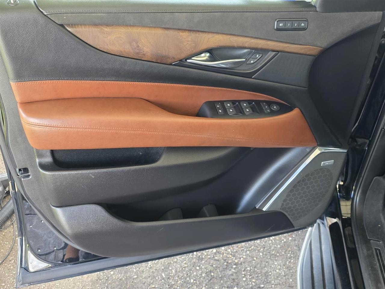 Cadillac Escalade Premium 4WD 2018