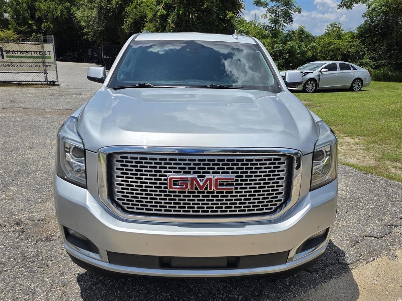 GMC Yukon Denali 4WD 2016