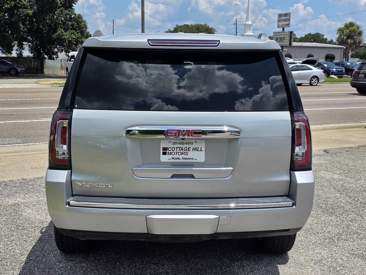GMC Yukon Denali 4WD 2016