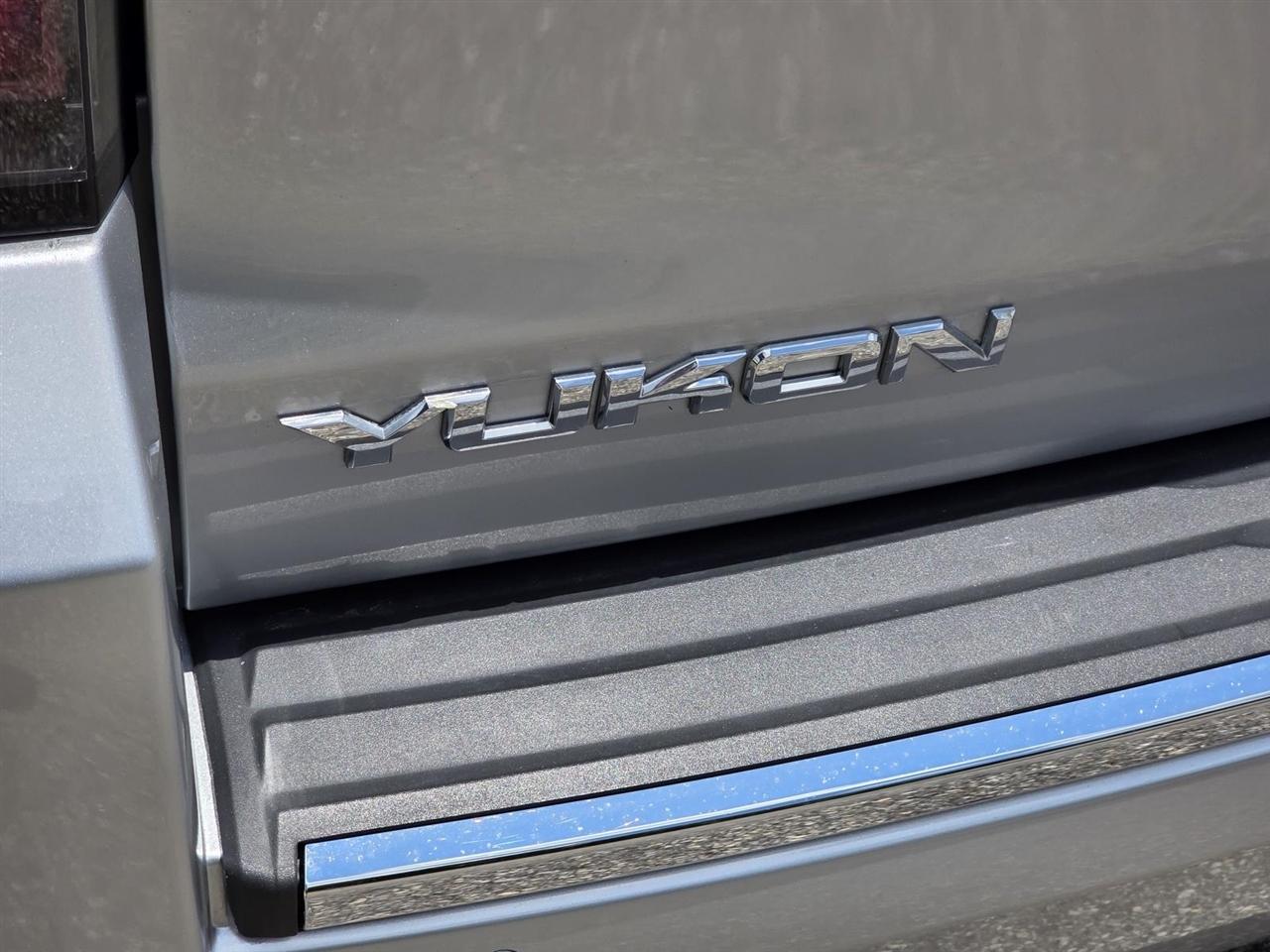 GMC Yukon Denali 4WD 2016