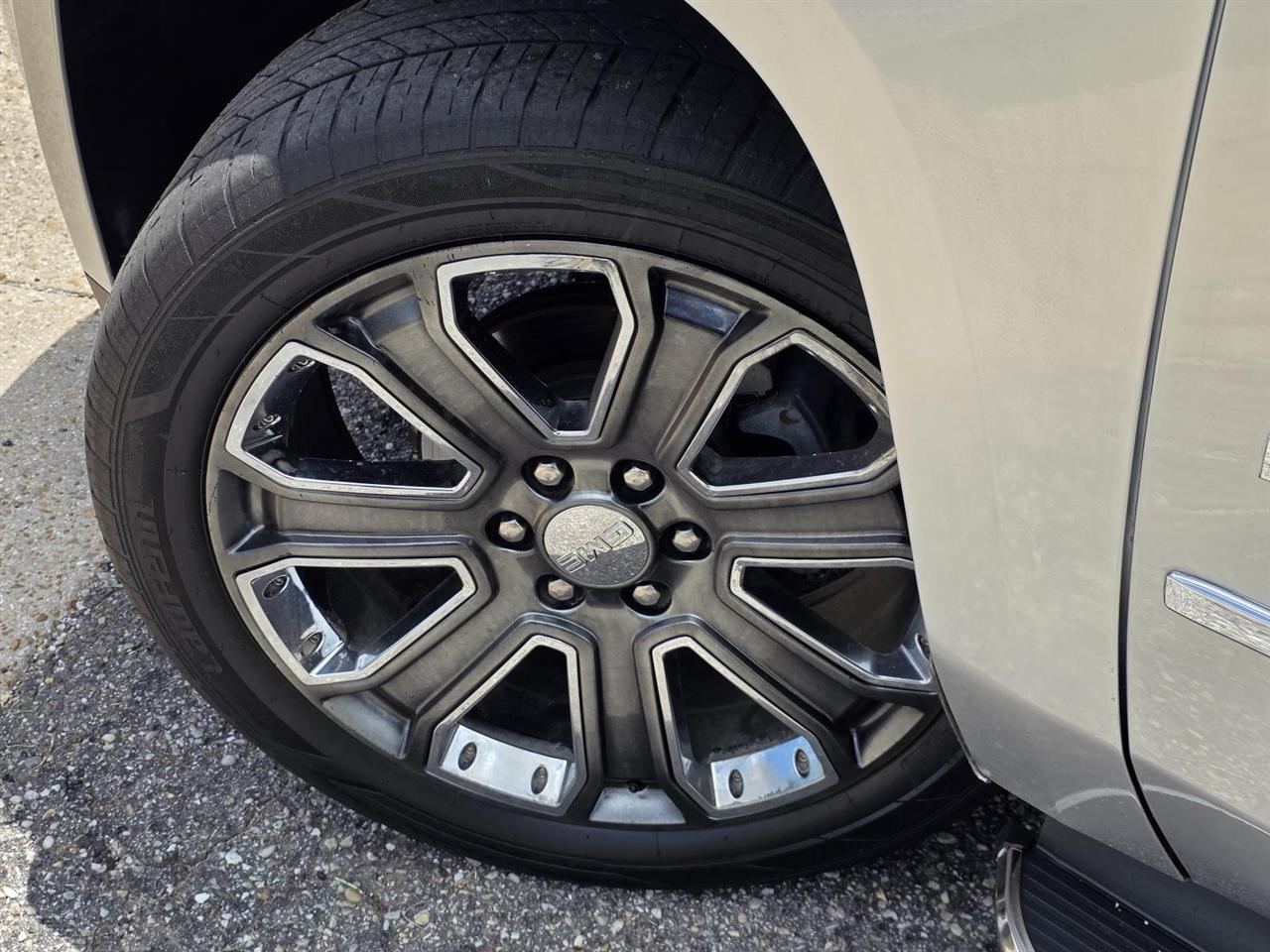 GMC Yukon Denali 4WD 2016