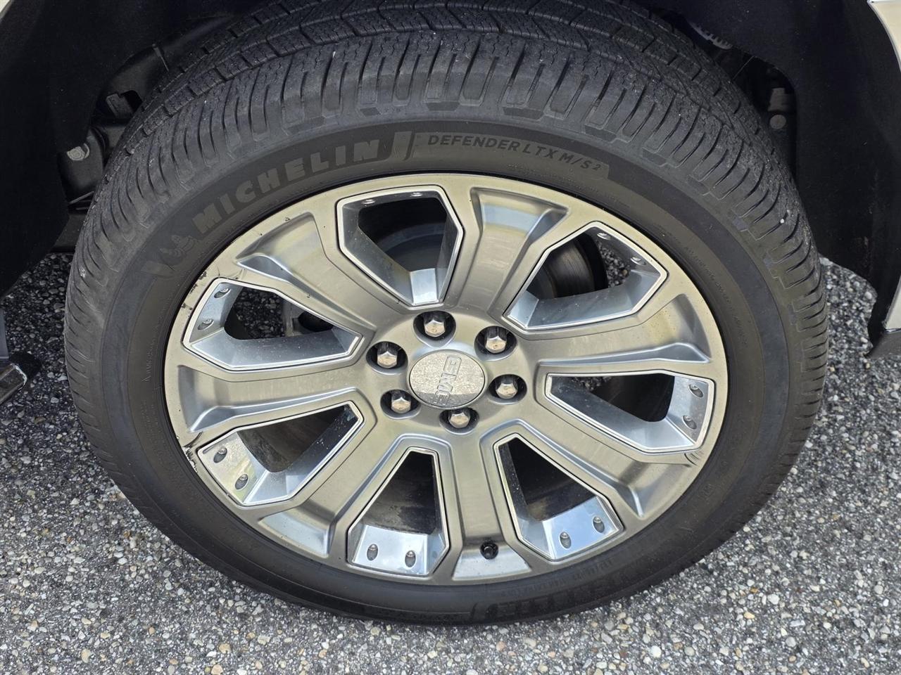 GMC Yukon Denali 4WD 2016
