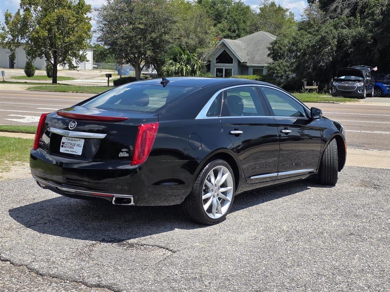 Cadillac XTS Premium 2013