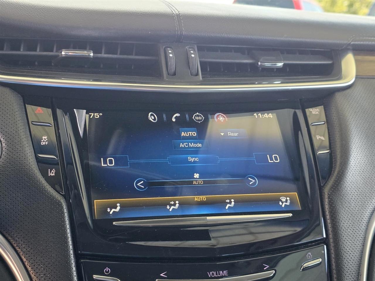 Cadillac XTS Premium 2013