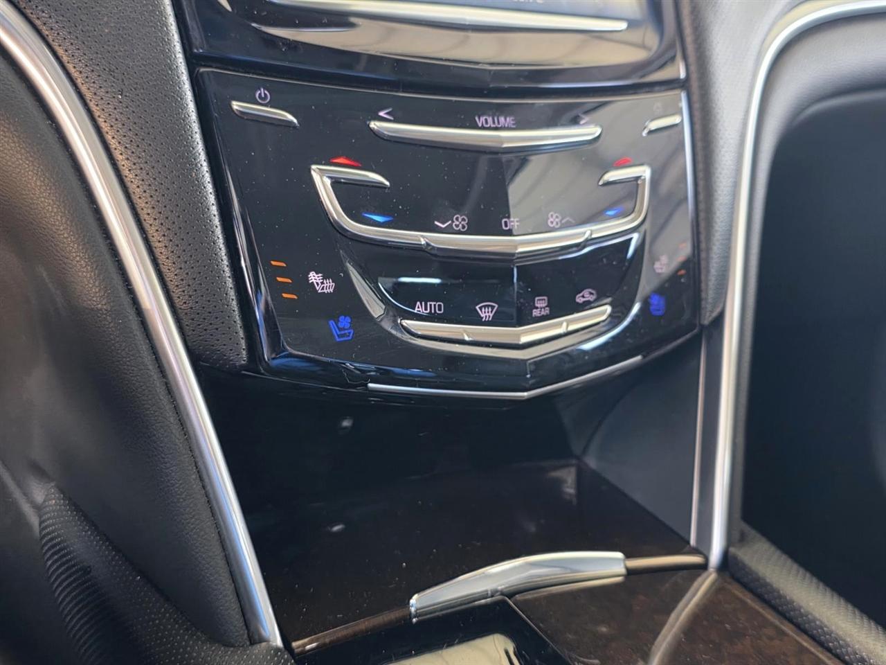 Cadillac XTS Premium 2013