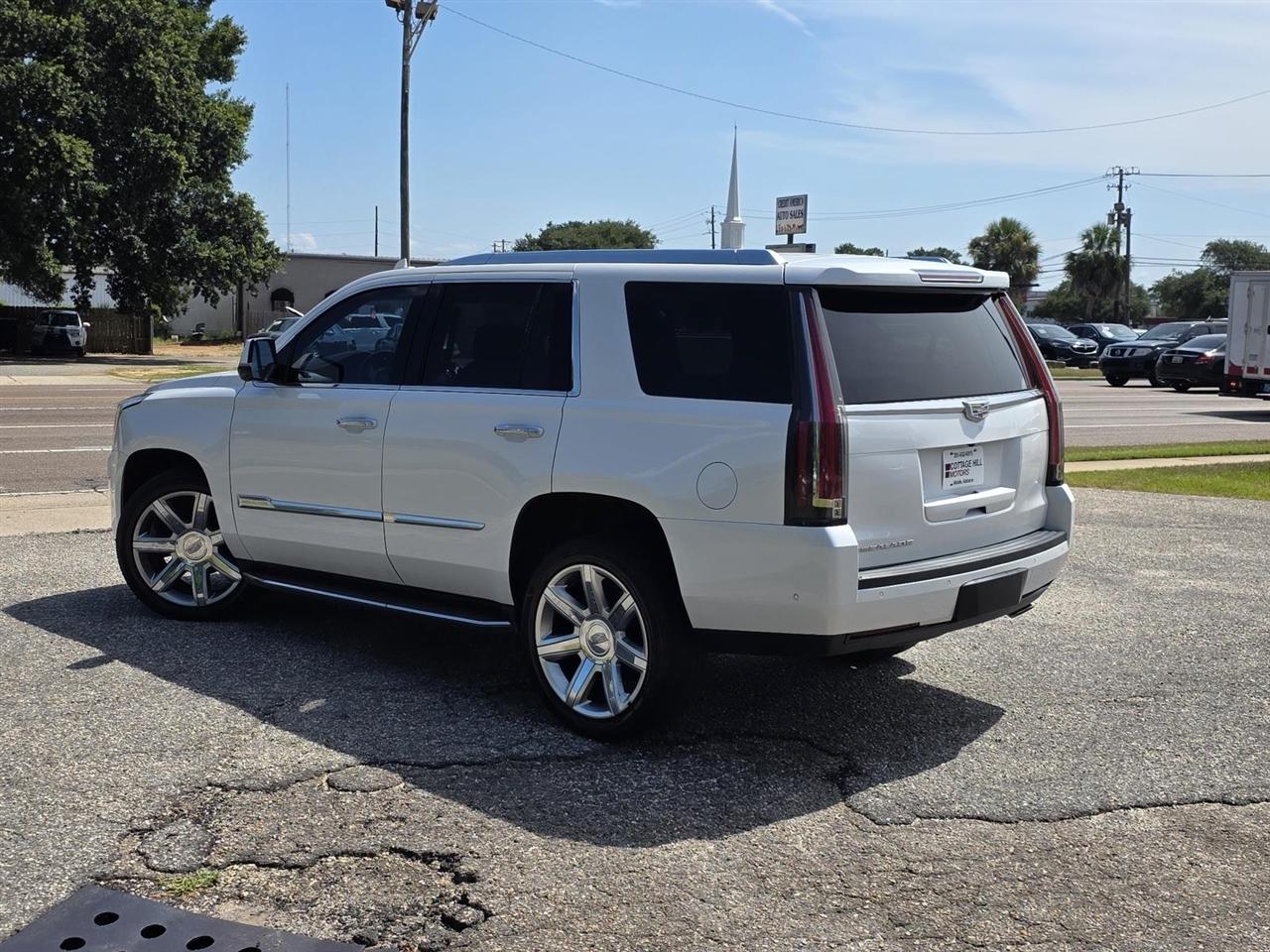 Cadillac Escalade Standard 2WD 2017