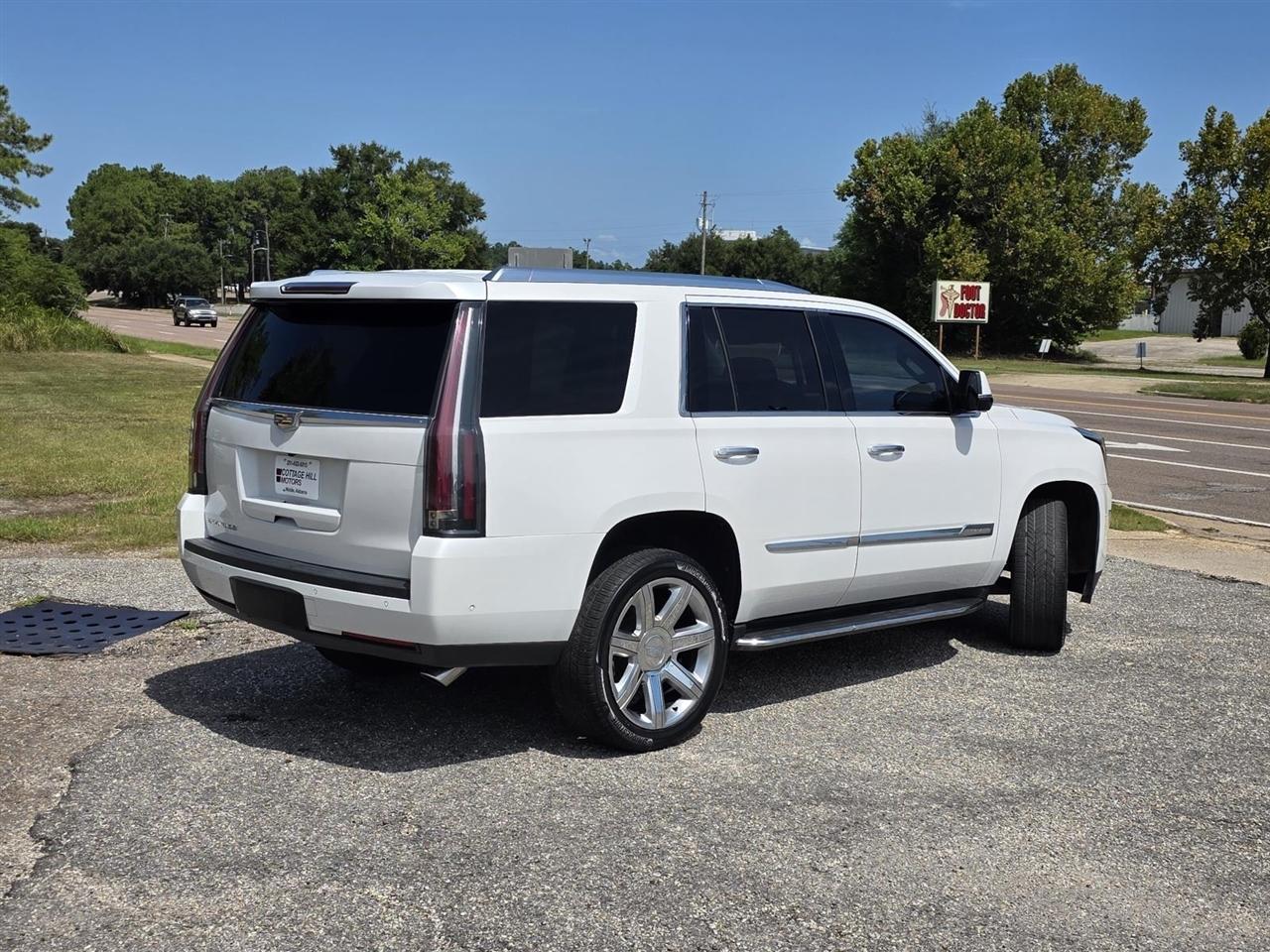 Cadillac Escalade Standard 2WD 2017