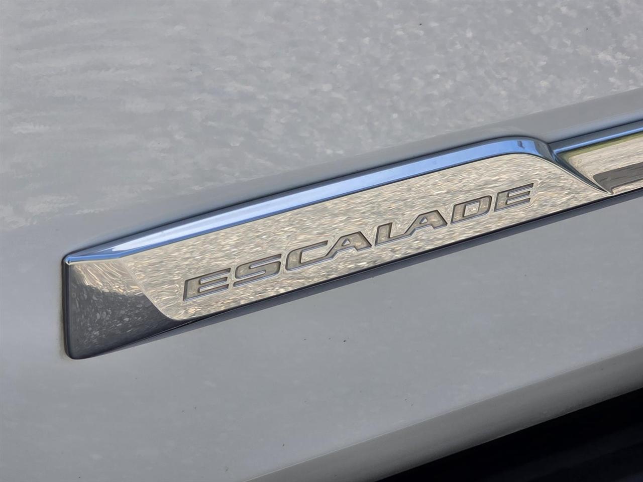 Cadillac Escalade Standard 2WD 2017