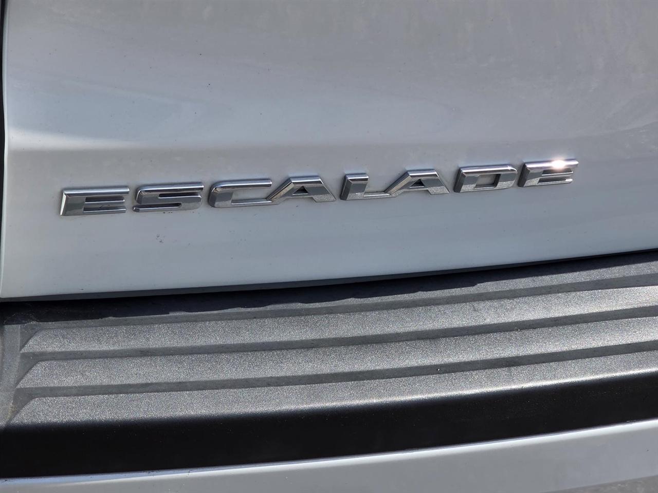 Cadillac Escalade Standard 2WD 2017