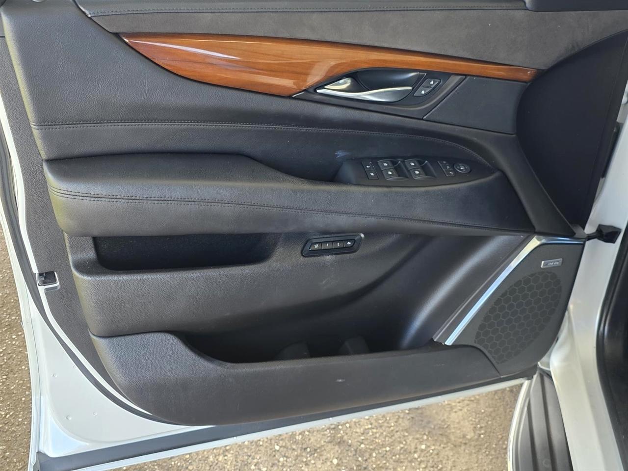 Cadillac Escalade Standard 2WD 2017