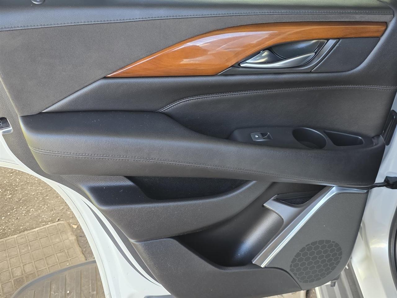 Cadillac Escalade Standard 2WD 2017