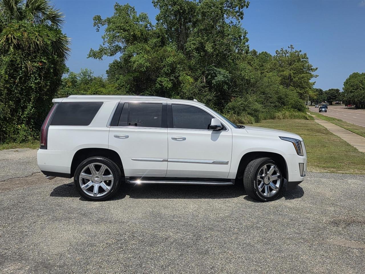 Cadillac Escalade Standard 2WD 2017