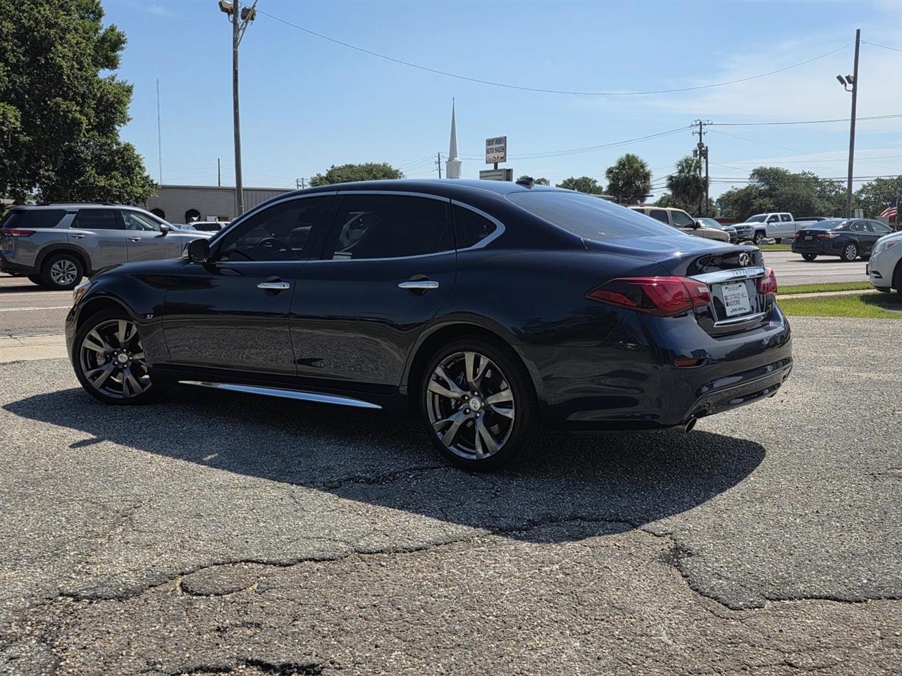 Infiniti Q70 L 3.7 2015
