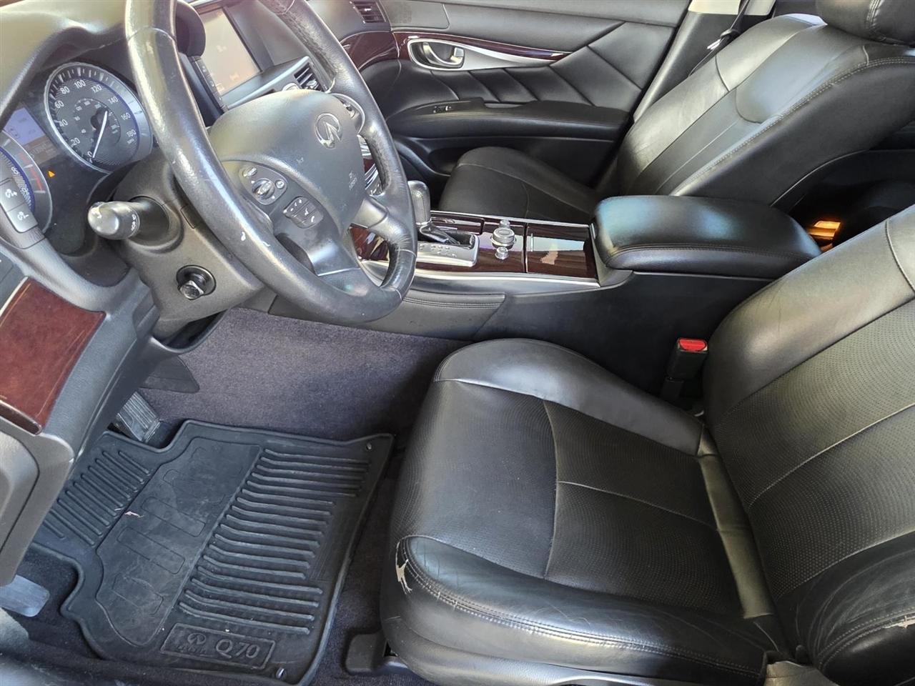 Infiniti Q70 L 3.7 2015