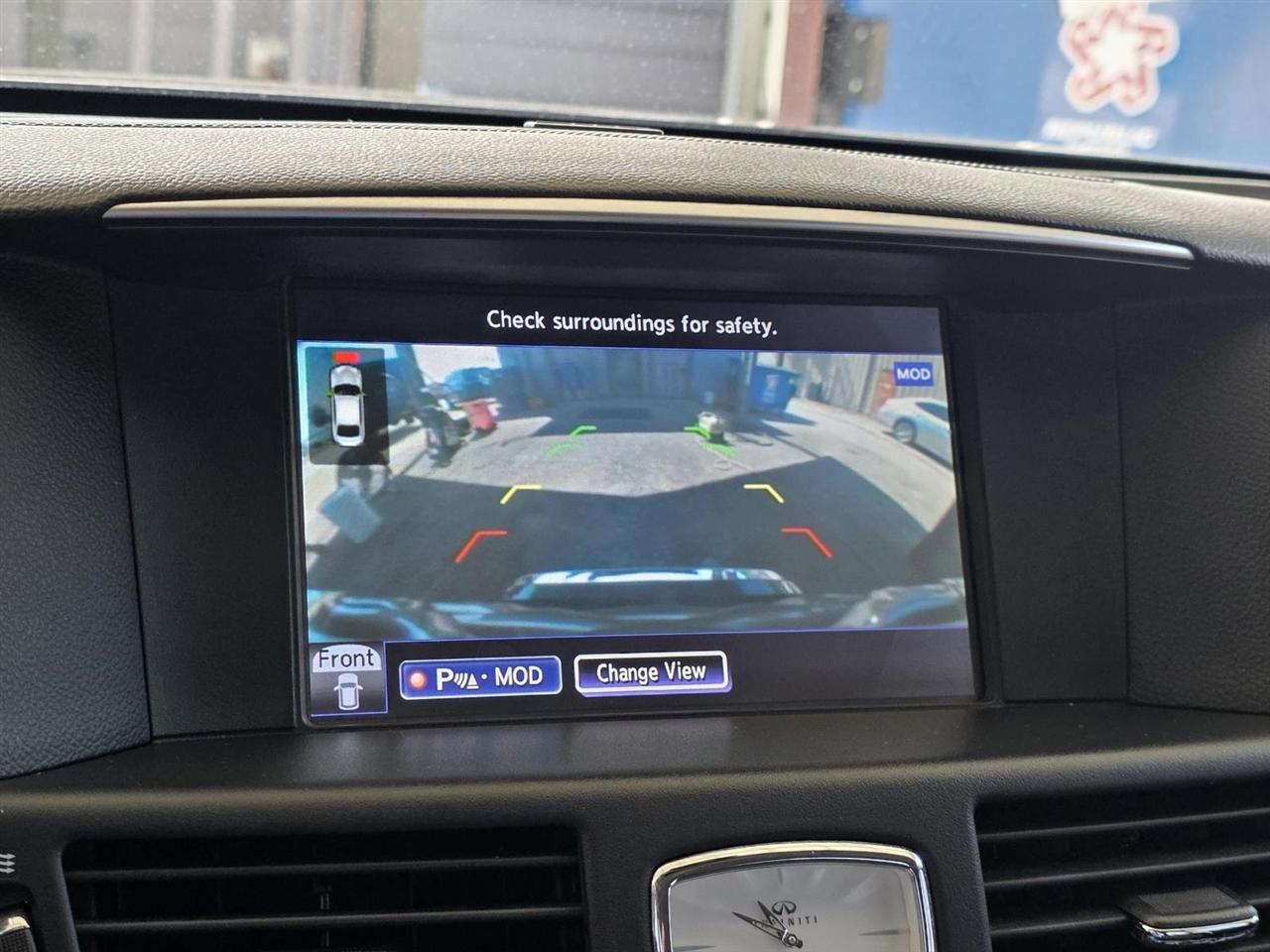 Infiniti Q70 L 3.7 2015