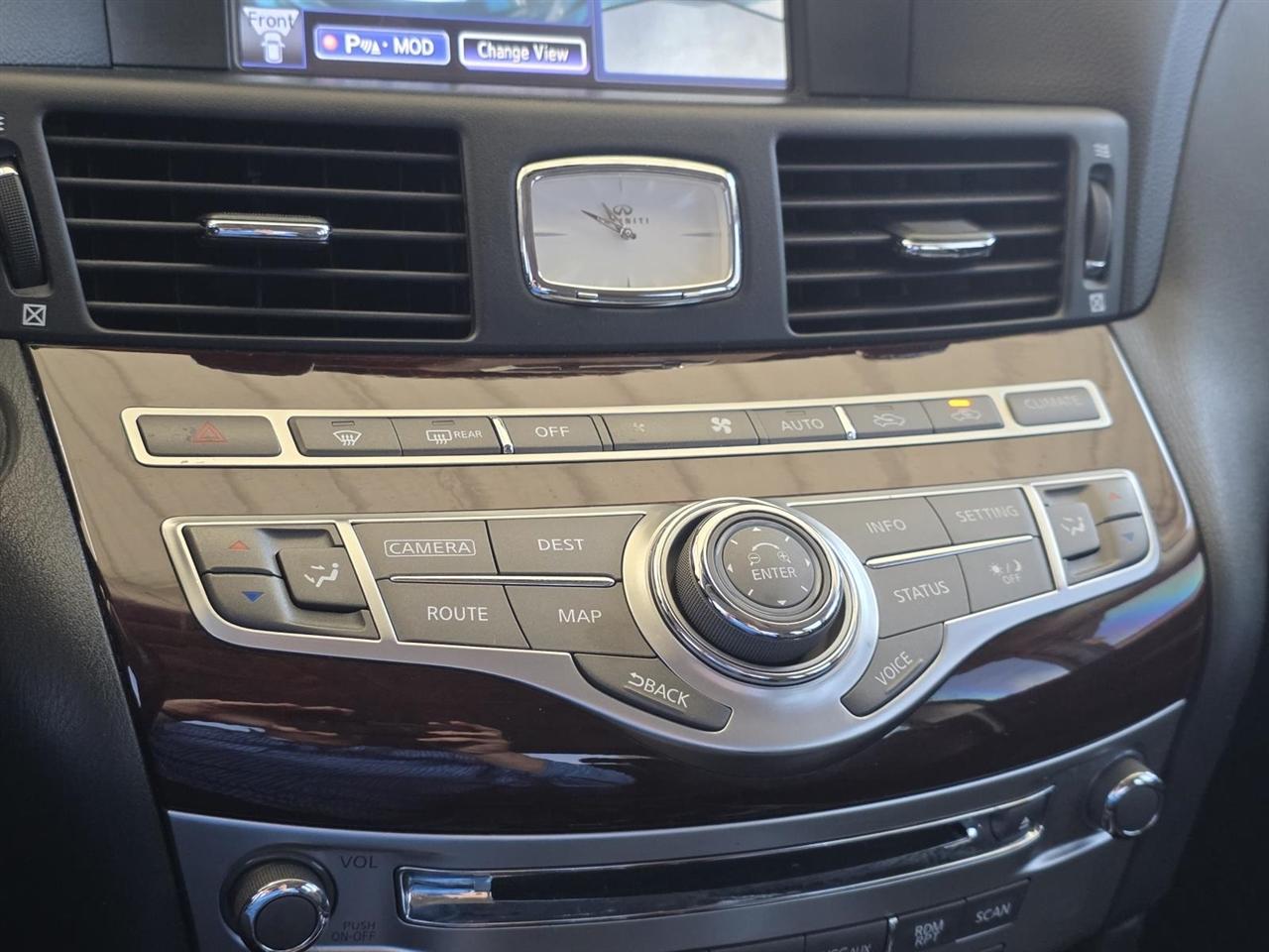 Infiniti Q70 L 3.7 2015