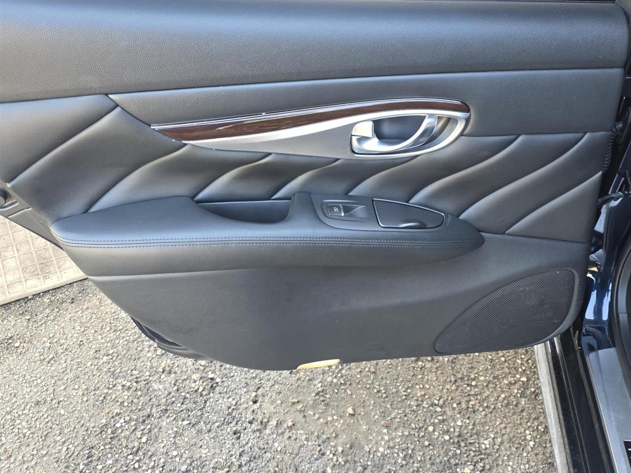 Infiniti Q70 L 3.7 2015