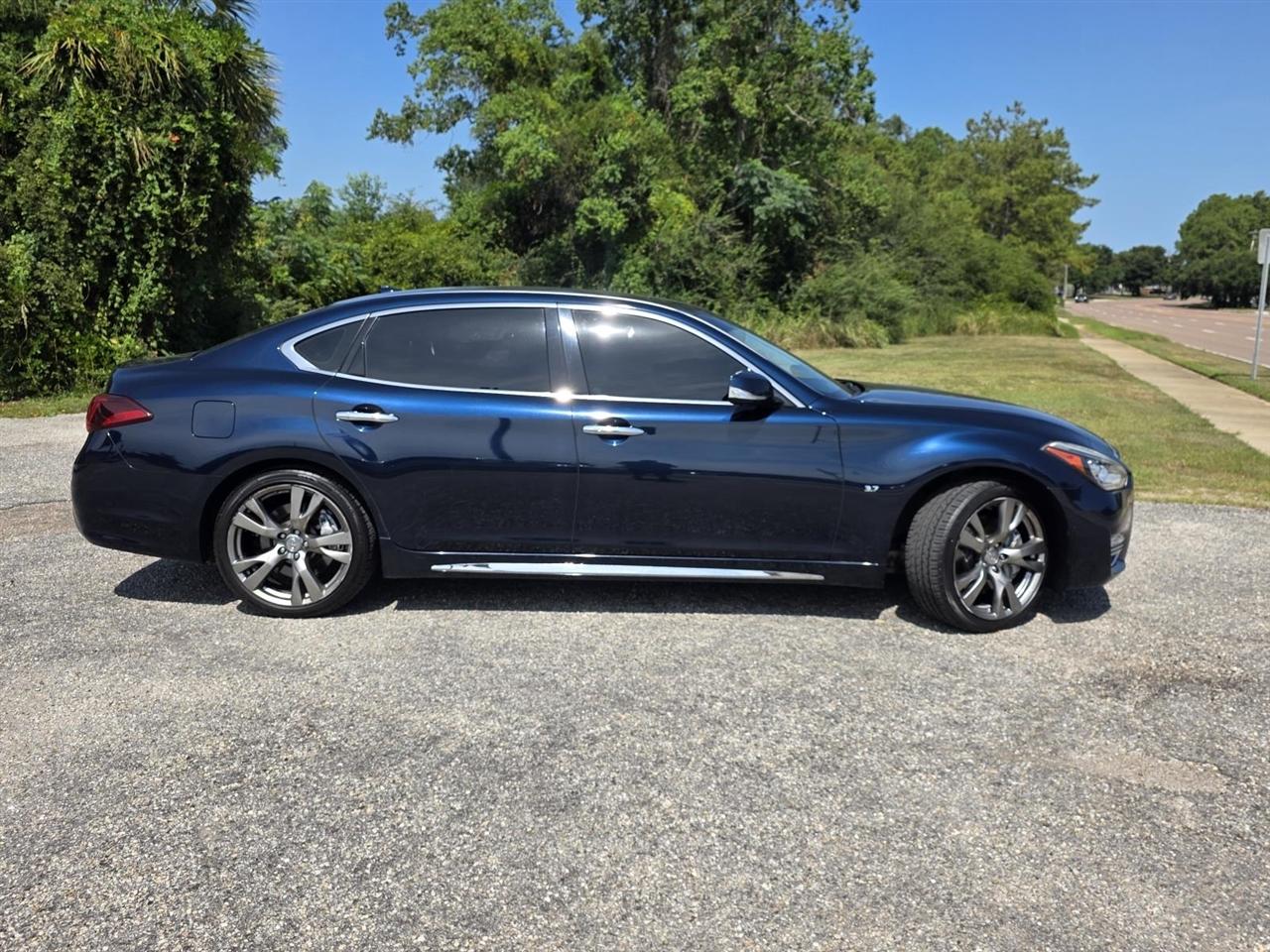 Infiniti Q70 L 3.7 2015