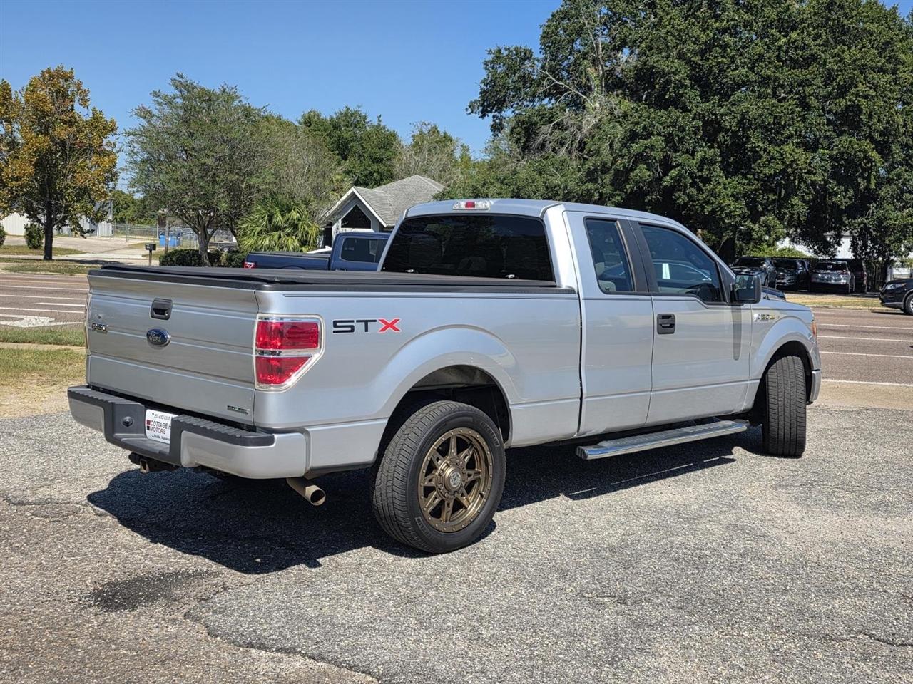 Ford F-150 XL SuperCab 8-ft. Bed 2WD 2013