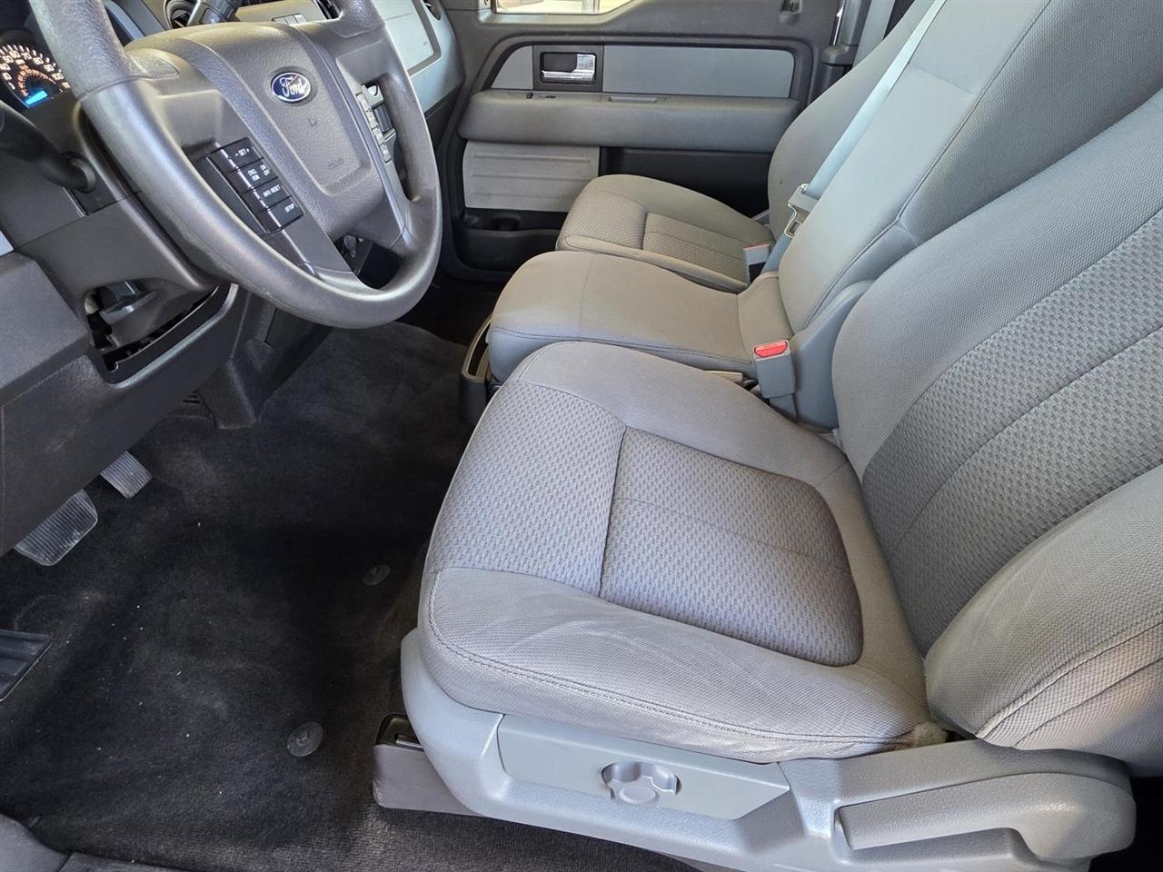 Ford F-150 XL SuperCab 8-ft. Bed 2WD 2013