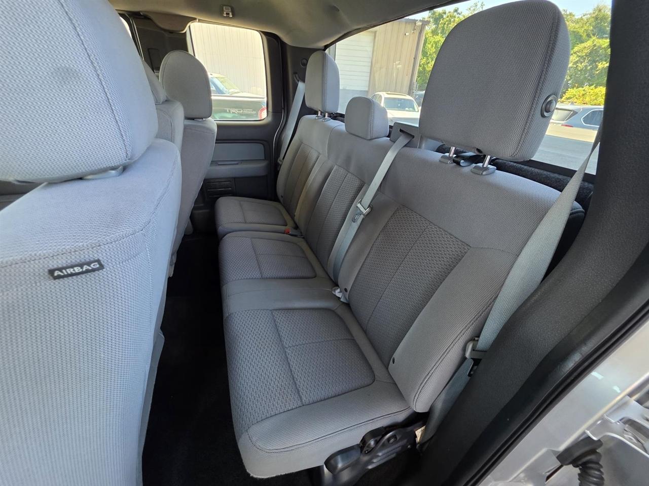 Ford F-150 XL SuperCab 8-ft. Bed 2WD 2013