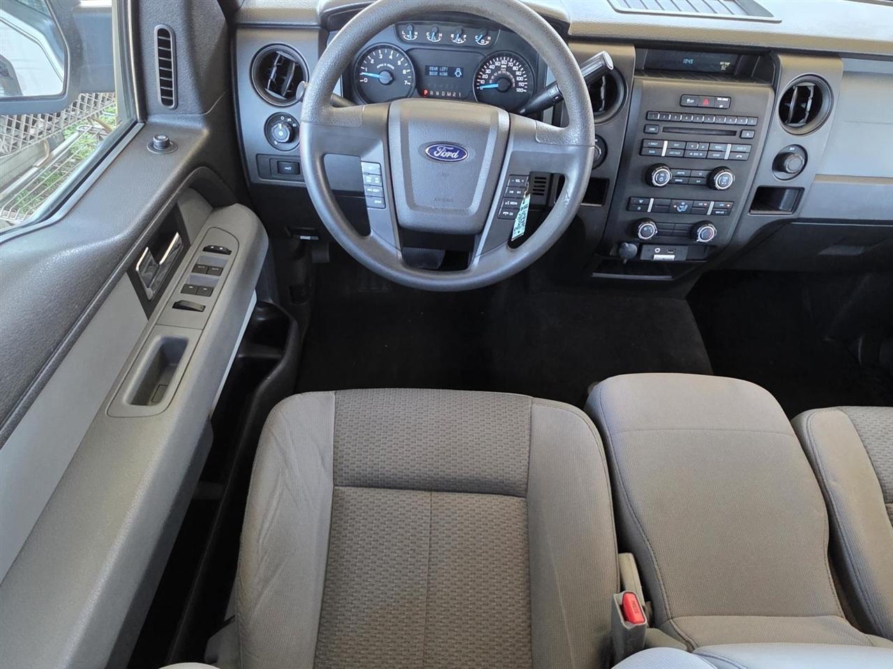 Ford F-150 XL SuperCab 8-ft. Bed 2WD 2013