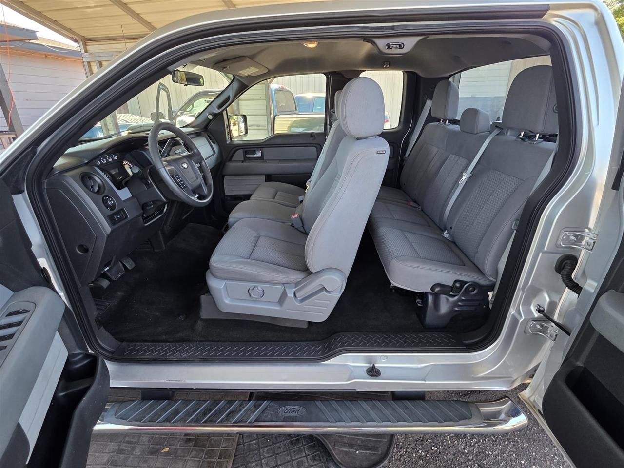 Ford F-150 XL SuperCab 8-ft. Bed 2WD 2013