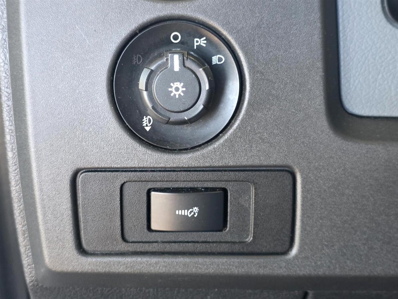 Ford F-150 XL SuperCab 8-ft. Bed 2WD 2013